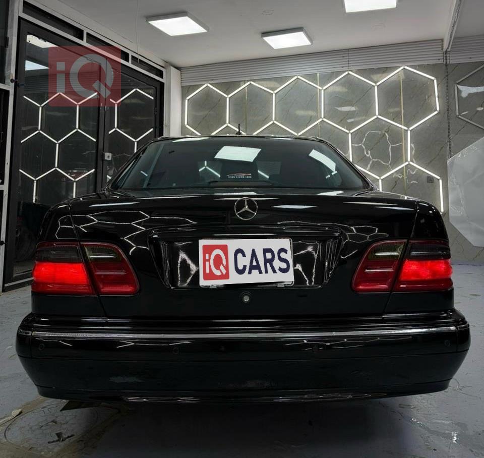 مرسيدس بنز E-Class